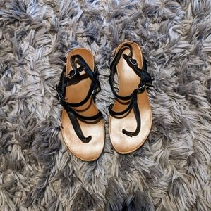 4/$16 ❇️ Kelly & Katie Black Strappy Sandals